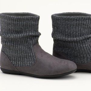 Olive Street Women Eva Comfort Pull On Booties(10)